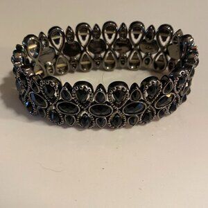 Black Jeweled Faceted Stretch Bracelet – Teardrop and Oval Design